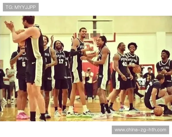 马刺队继续培养青年，迎接未来挑战，马刺团队配合集锦